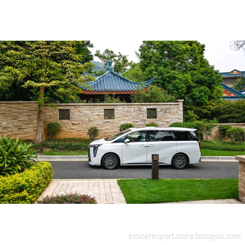 New energy vehicles 2024 gac trumpchi m8 hybrid car 2.0T FWD 5 doors and 7 seats MPV electric vehicle